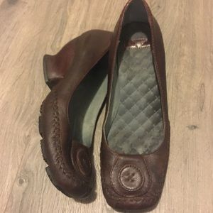 Indigo by Clark’s retro pumps brown maroon